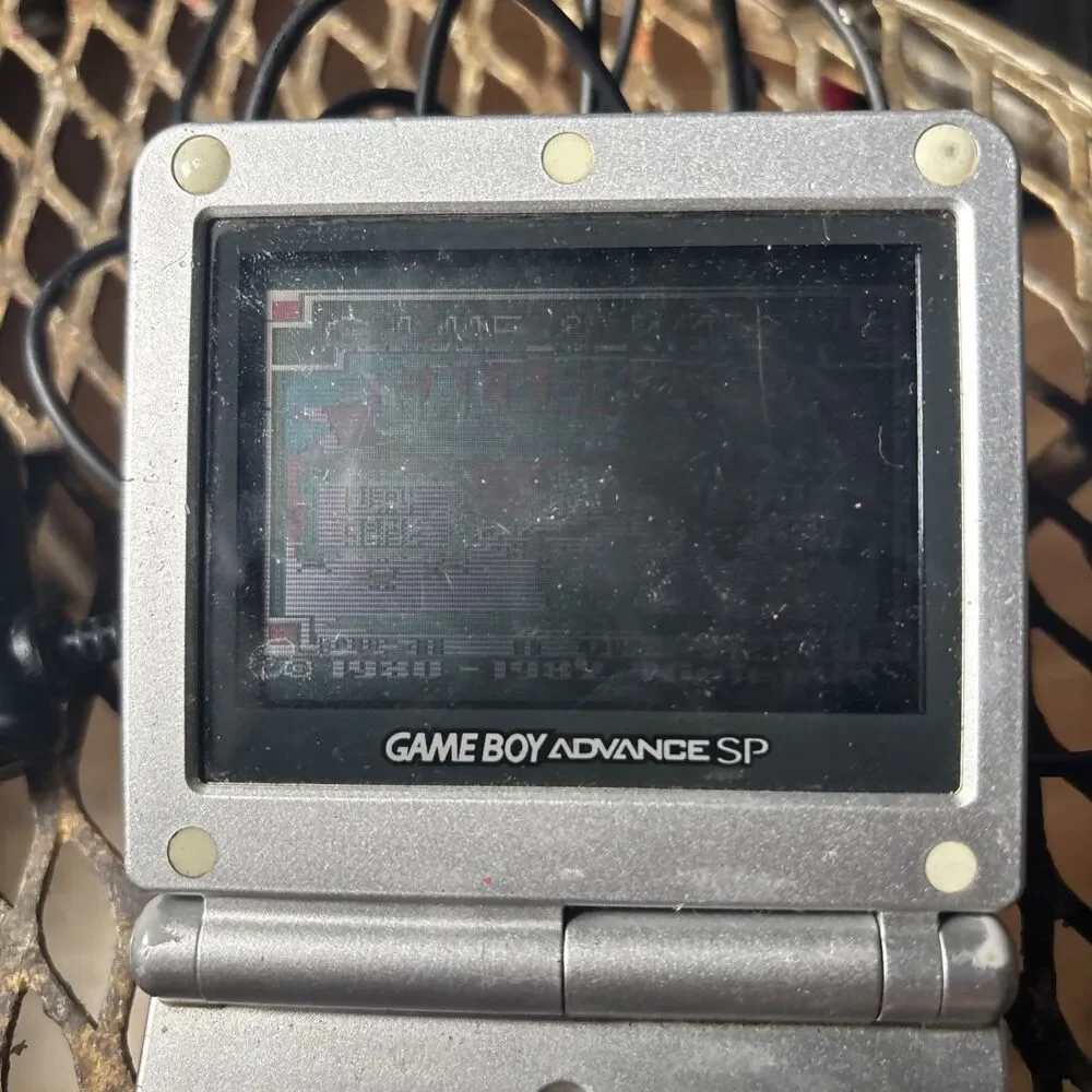 Nintendo Game Boy Advance SP AGS-001 Silver Handheld System w/ Charger
